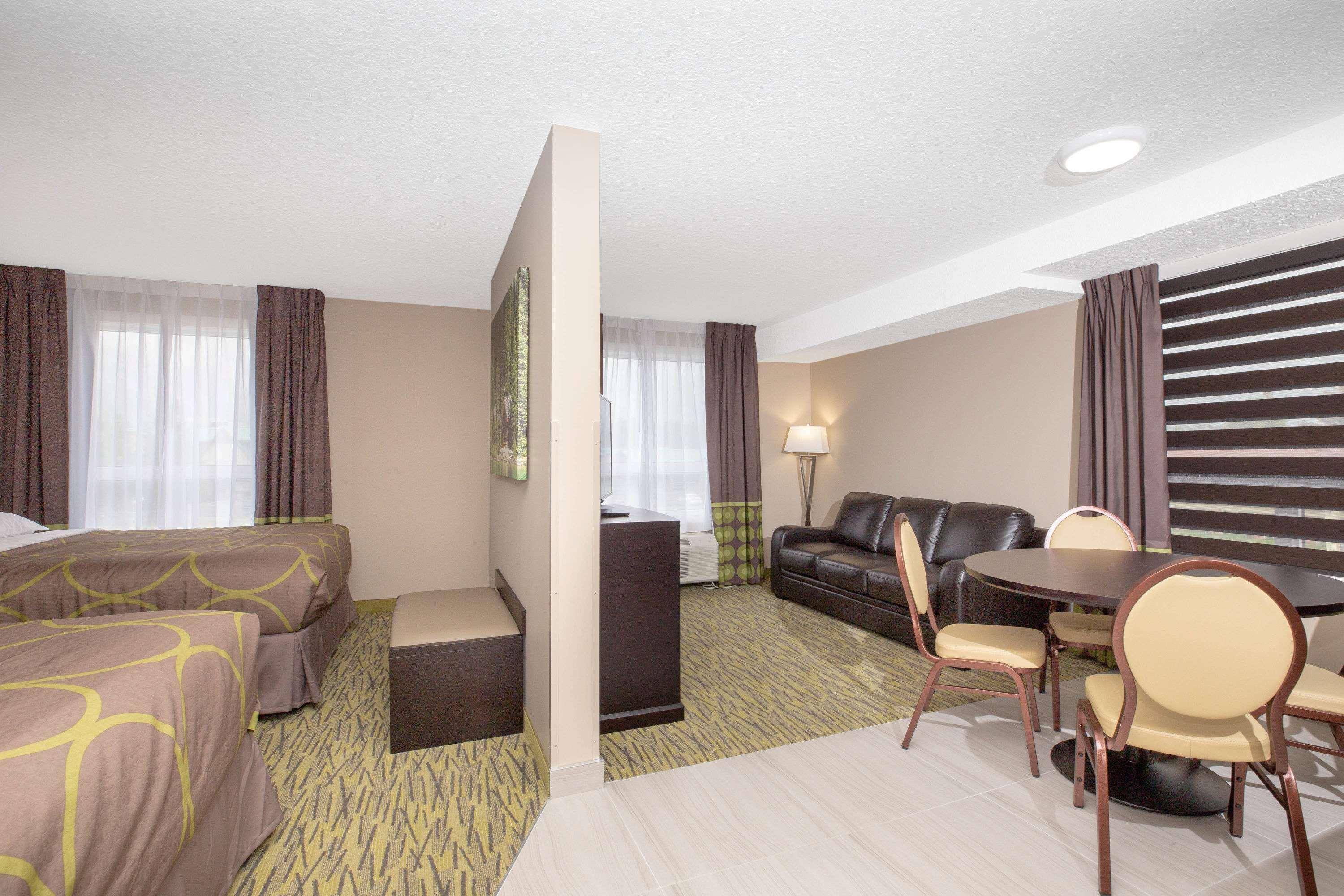 Super 8 By Wyndham Canmore Dış mekan fotoğraf